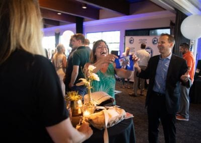 Minneapolis magician amazes a guest!