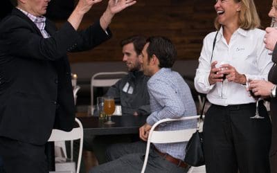 When is strolling/walk around magic a good fit?